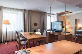 Copyright: : Stefan Sczostak Living Room in Master Suite